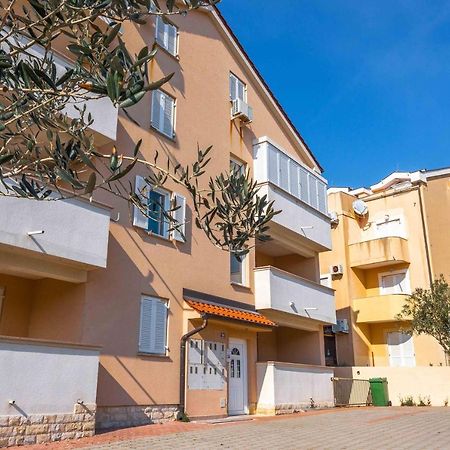 Apartment Hannah Новаля Екстериор снимка