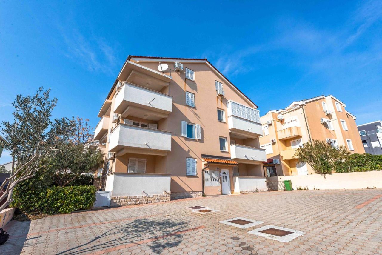 Apartment Hannah Новаля Екстериор снимка